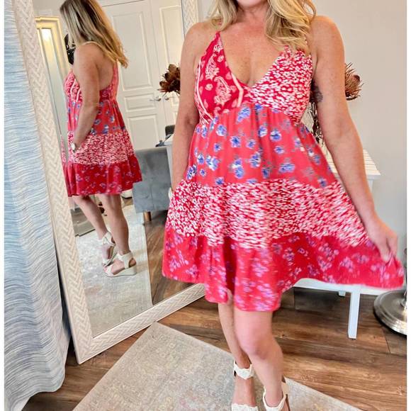 NEW PAANI short patchwork print dress in various reds - Picture 2 of 3